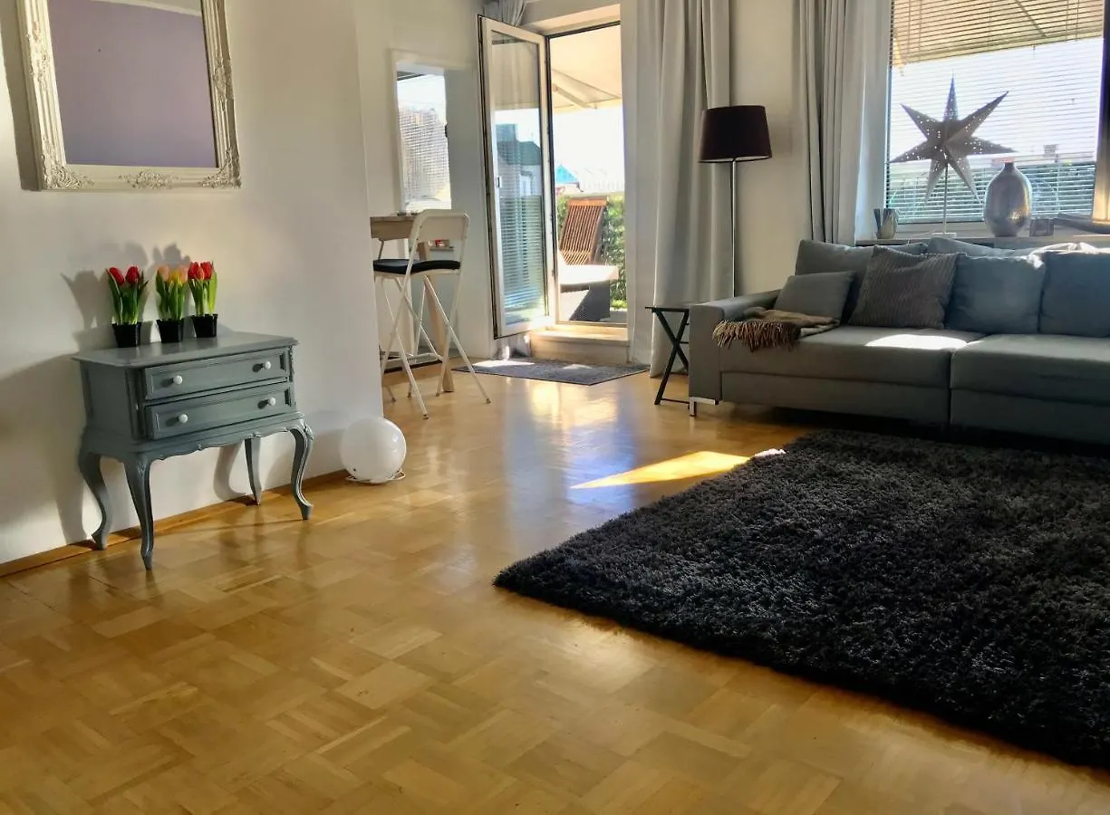 Apartment Ferienwohnung Gemütliches Zuhause im Dachgeschoss am Königsplatz München